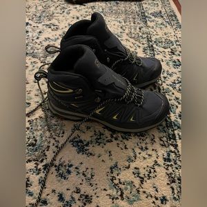 Salomon Woman’s Hiking Boots